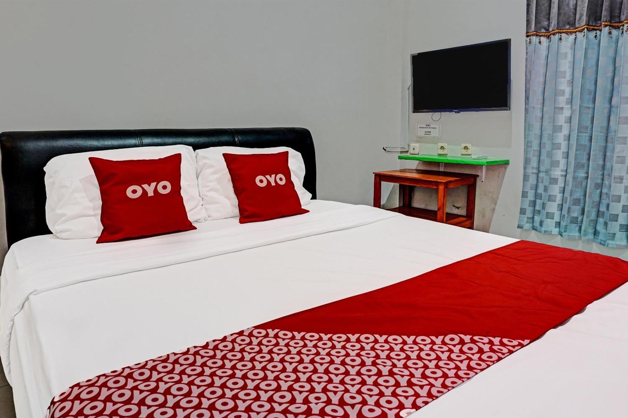 Oyo 91599 Penginapan Mutiara Madiun Exterior foto